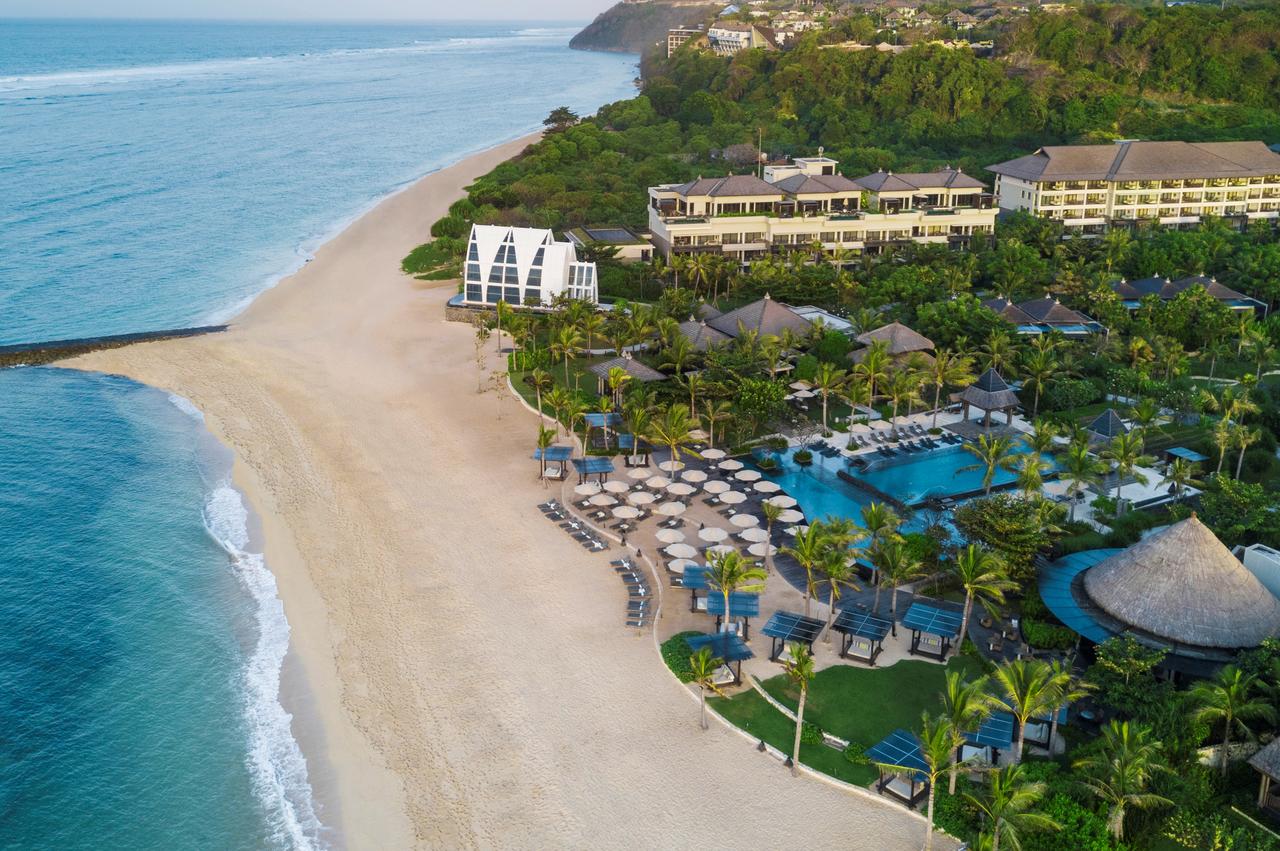 An Oasis of Exclusivity Overlooking the Ocean | The Ritz